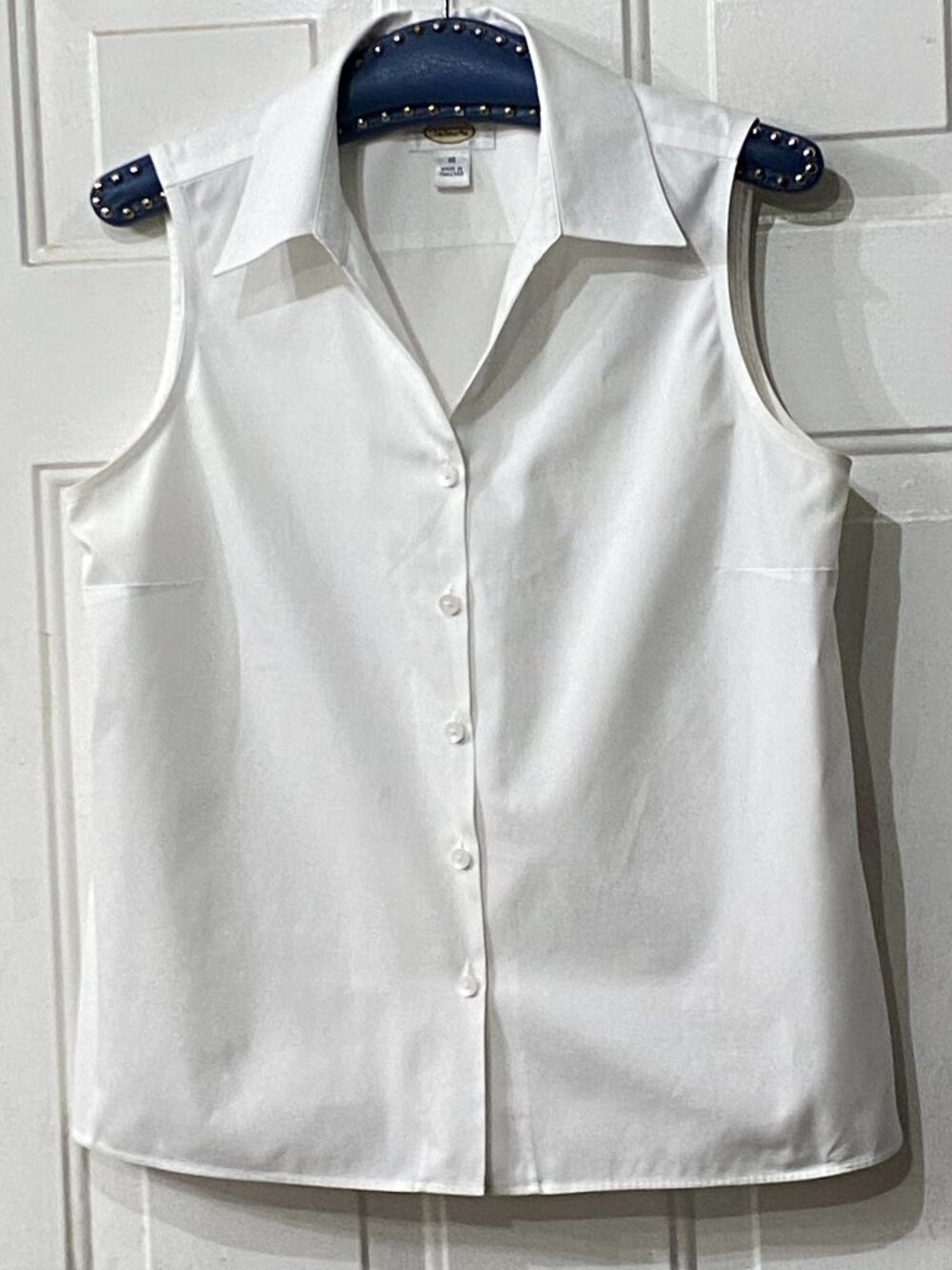 Talbots Wrinkle Resistant Sz 10 (M) White Blouse Button Up Sleeveless Shirt